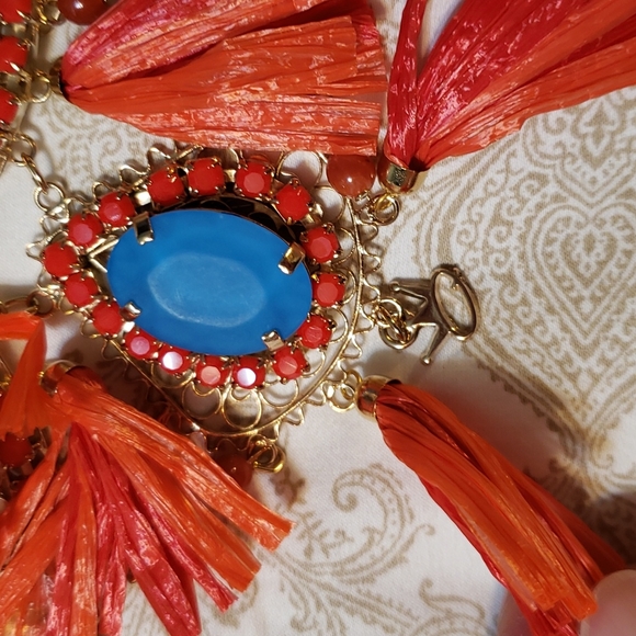 ๐HP๐ STQ gold-tone red & turquoise statement necklace - Picture 7 of 13